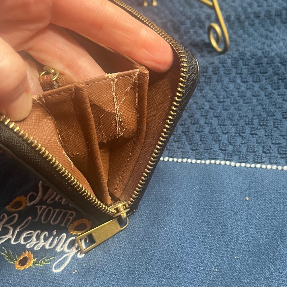 Fossil Zip Around Multicolor Heart Pattern Wallet - image 7